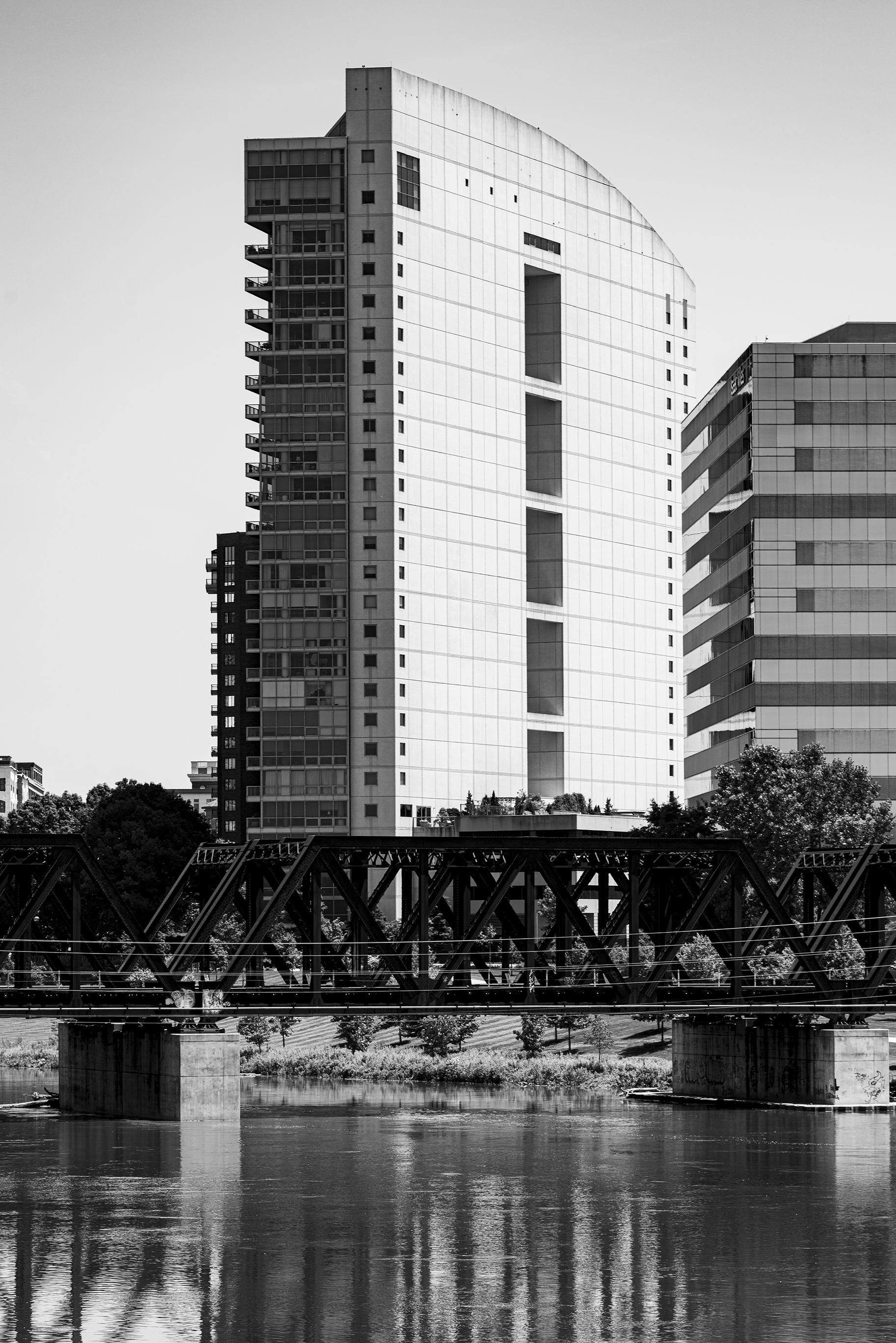 Miranova tower Columbus Ohio in Black&White